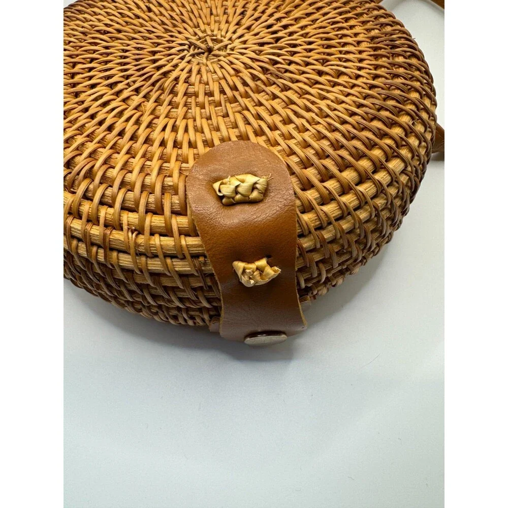 Round Circle Rattan Purse Crossbody Wicker Handwoven 8" Bag Purse Summer & Rose - Picture 2 of 10